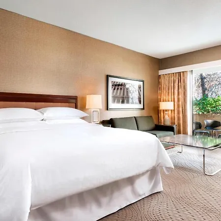 Sheraton Centre Toronto Hotel Exterior photo